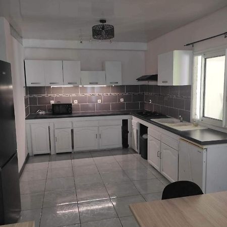 Location Saisonniere Les Bibassiers Apartamento Le Tampon Exterior foto